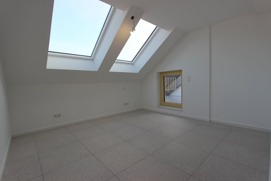Penthouse à louer 4 chambres à Luxembourg-Eich