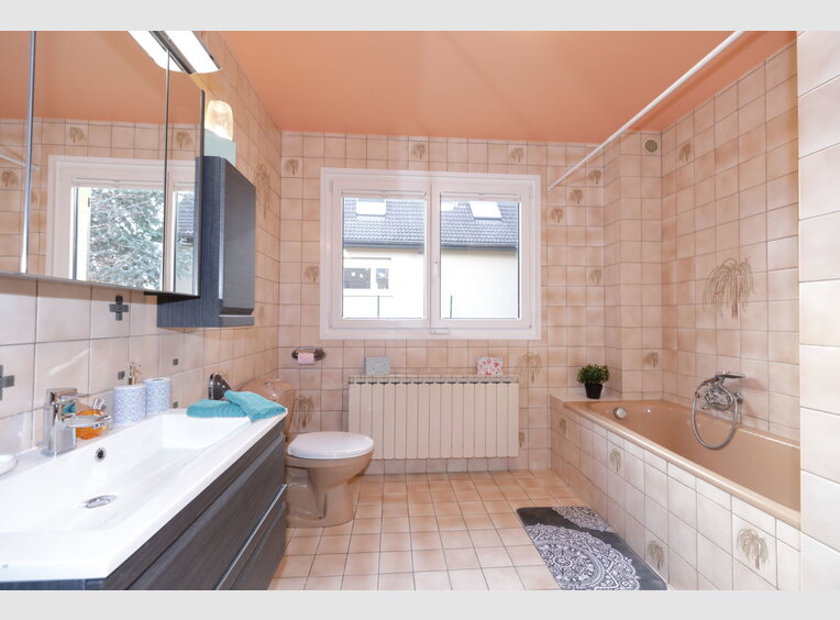 Schlafzimmer zur Miete 8 Zimmer in Leudelange (LU) - Ref. 7176395