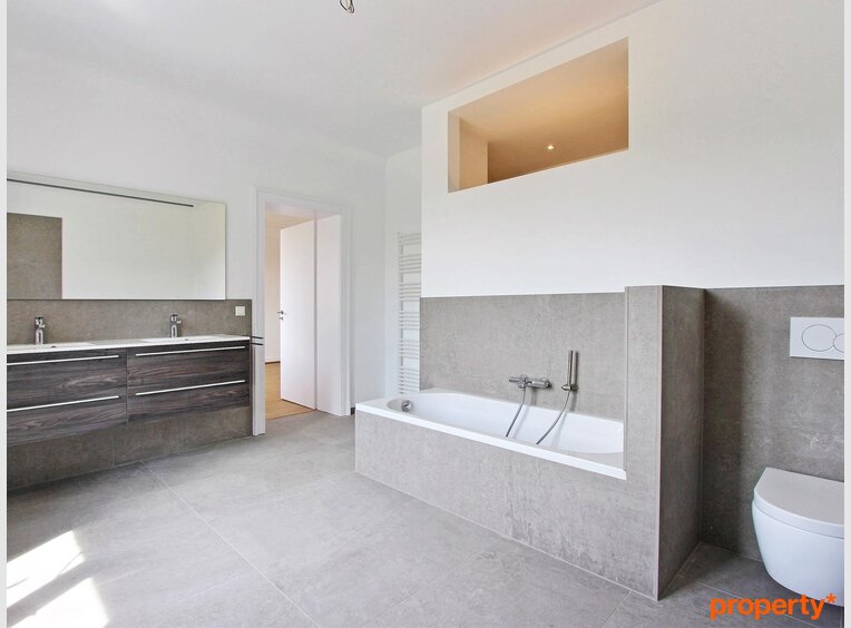Townhouse for rent 6 bedrooms in Luxembourg (LU) - Ref. 5489883