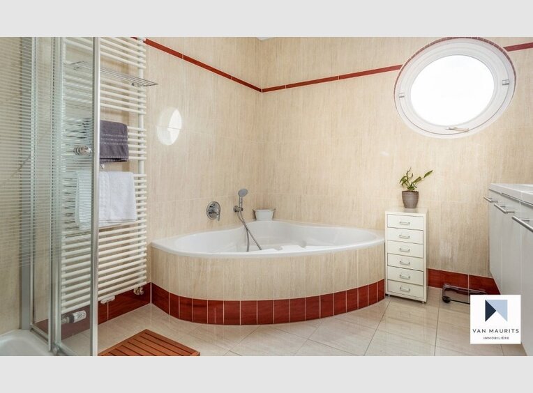 House for sale 4 bedrooms in Luxembourg (LU) - Ref. 6804300