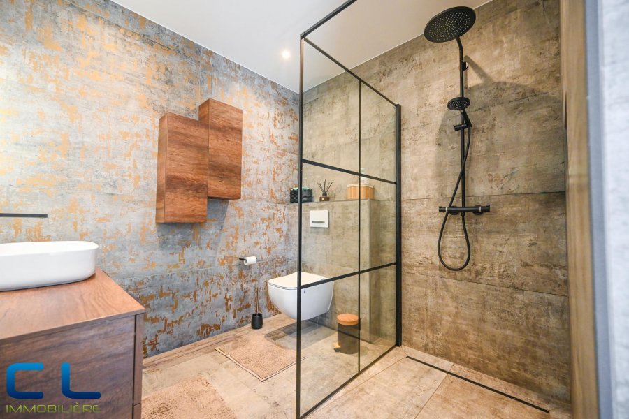 Maison jumelée à vendre 5 chambres à Bettborn
