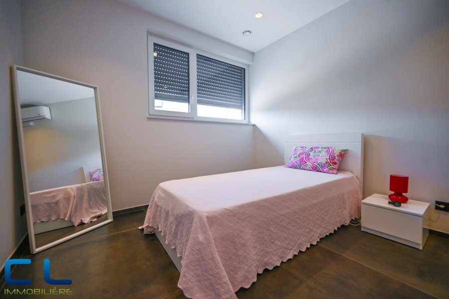 Maison jumelée à vendre 5 chambres à Bettborn