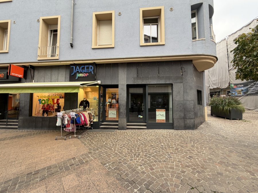 Local commercial à 