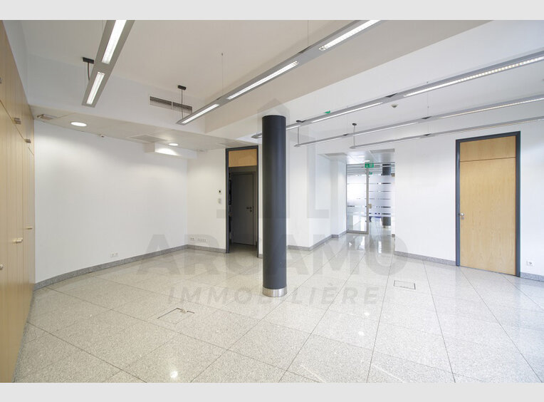 Bureau à louer à Luxembourg (LU) - Réf. 6979468