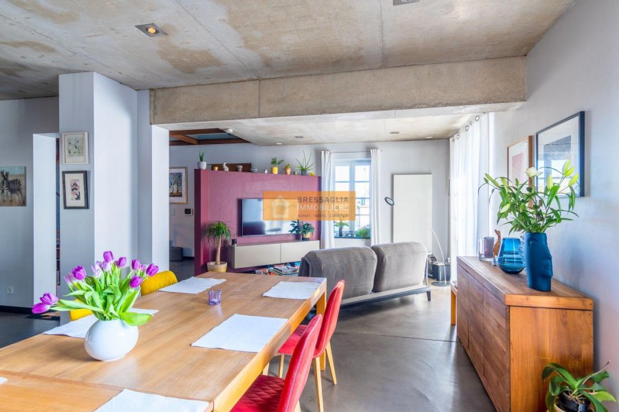 Maison à vendre 8 chambres à Fentange