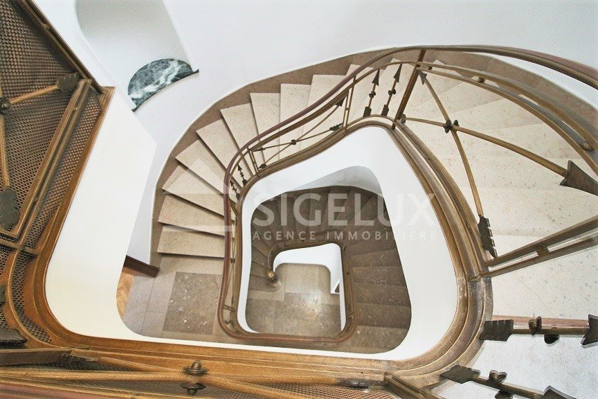 Maison de maître à louer 5 chambres à Luxembourg-Limpertsberg