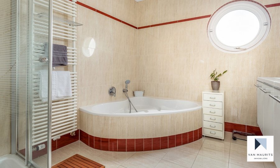 Maison à vendre 4 chambres à Luxembourg-Cents