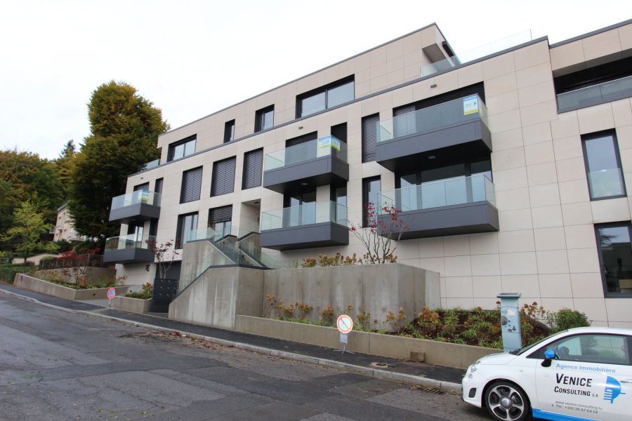 Appartement à louer 3 chambres à Luxembourg-Dommeldange