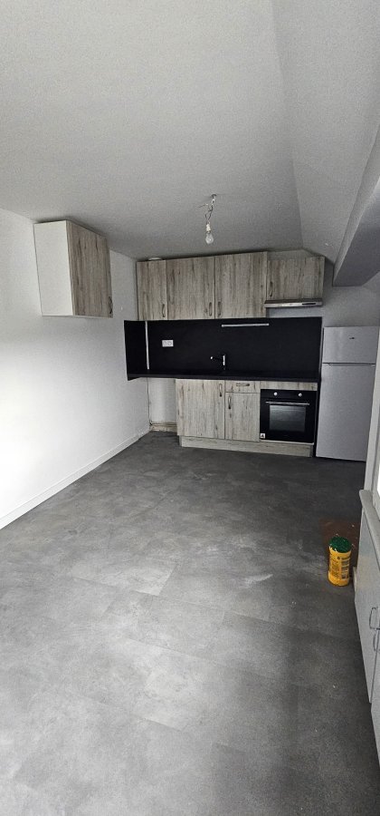 Appartement à louer F2 à Le Syndicat