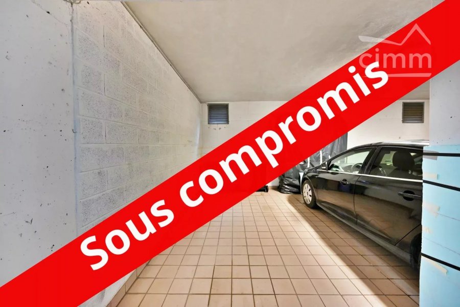 Garage - Parking à Mondercange