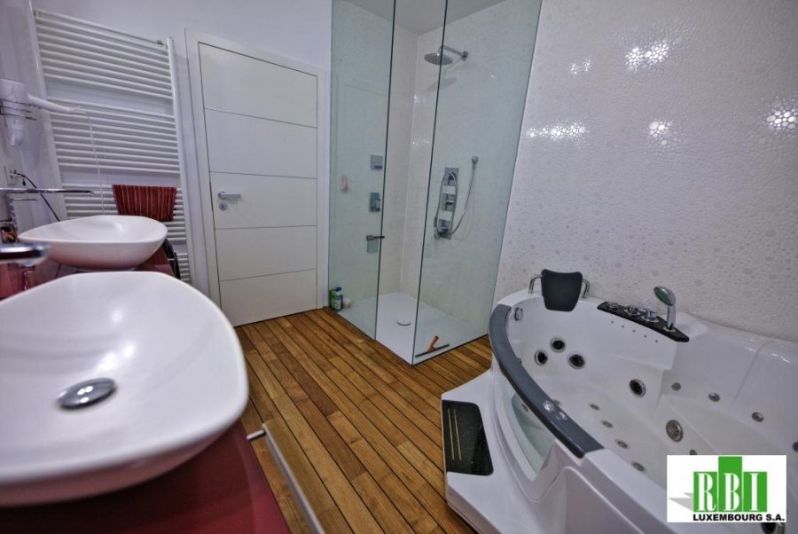 Bungalow zu verkaufen 5 Schlafzimmer in Junglinster