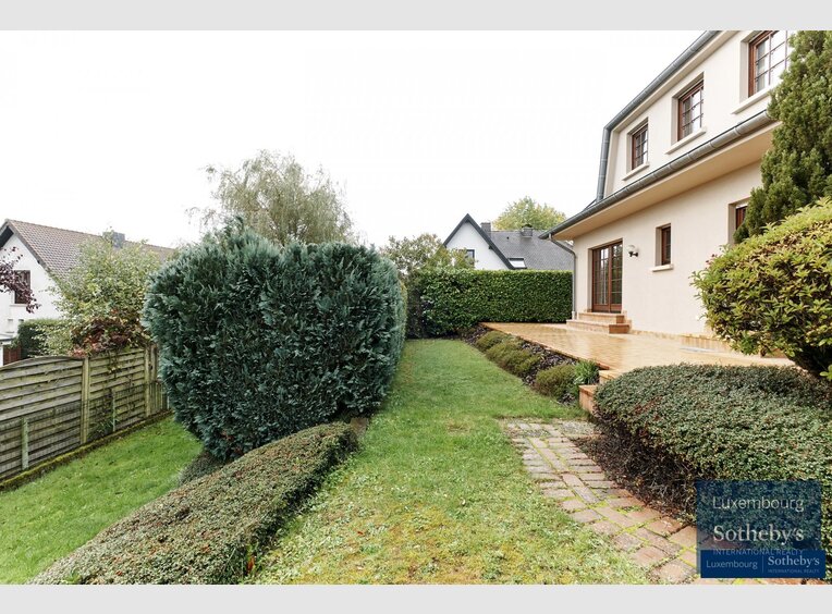 House for rent 4 bedrooms in Capellen - Ref. 6671709