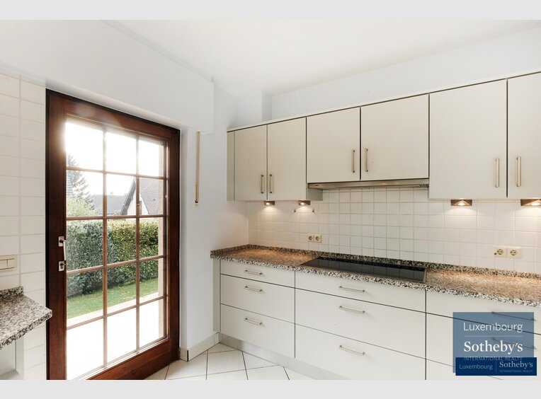 House for rent 4 bedrooms in Capellen - Ref. 6671709
