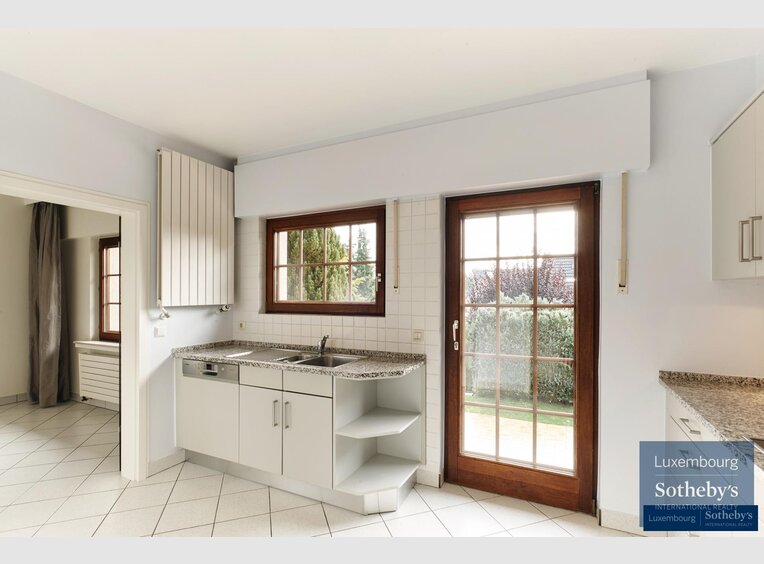 House for rent 4 bedrooms in Capellen - Ref. 6671709