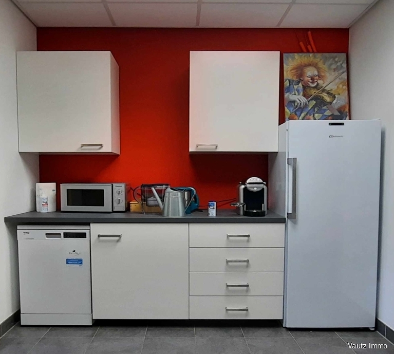 louer bureau 0 chambre 165 m² contern photo 2