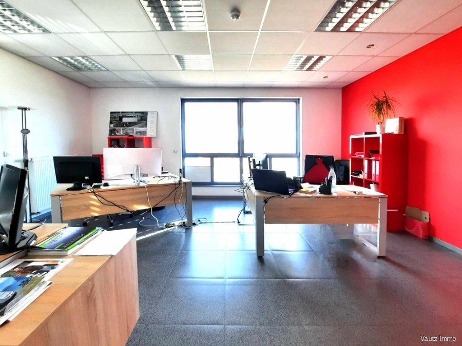 louer bureau 0 chambre 165 m² contern photo 4