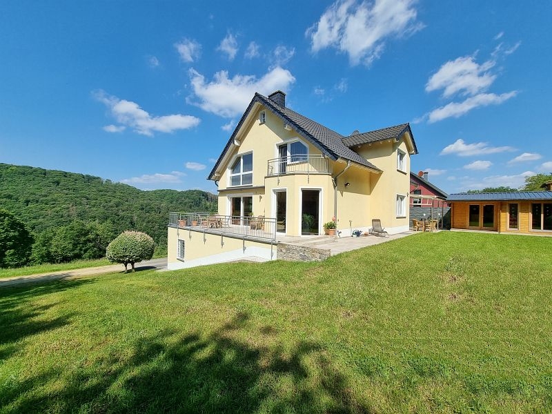 Haus zu verkaufen in Hüttingen