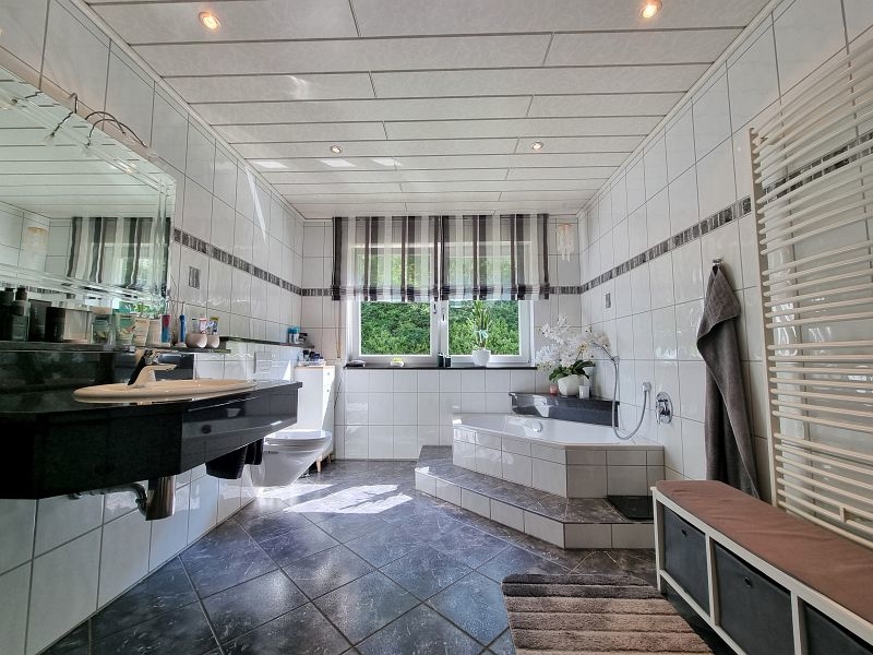 Haus zu verkaufen in Hüttingen