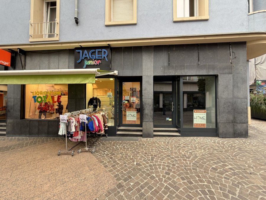 Local commercial à 