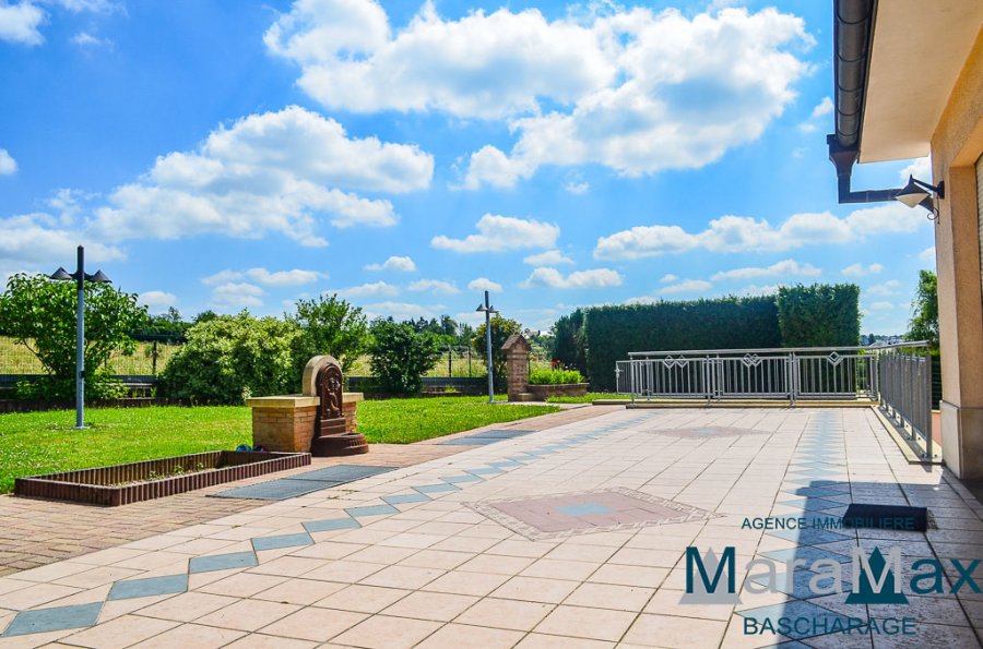 Villa à vendre 6 chambres à Pétange