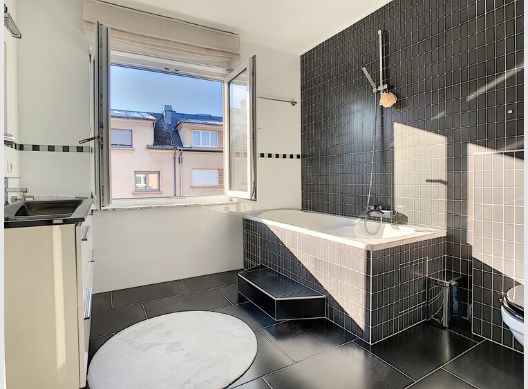 Bureau à louer à Esch-sur-Alzette (LU) - Réf. 6609518