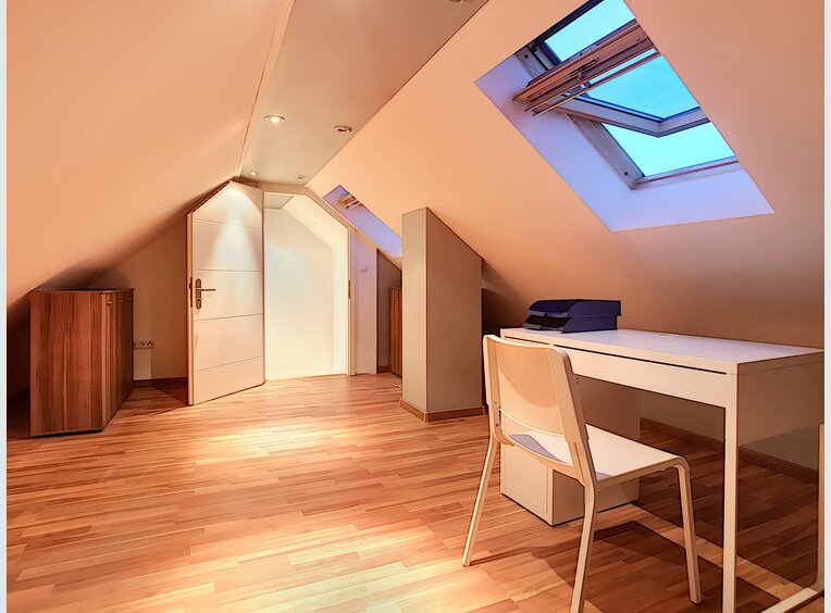 Bureau à louer à Esch-sur-Alzette (LU) - Réf. 6609518