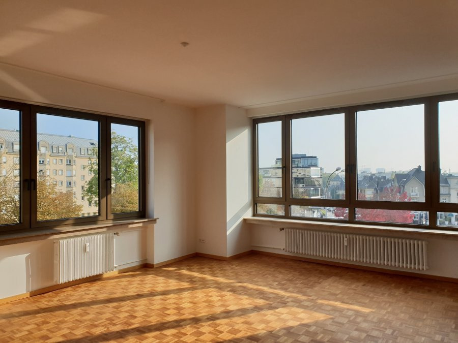 Appartement à louer 5 chambres à Luxembourg-Belair