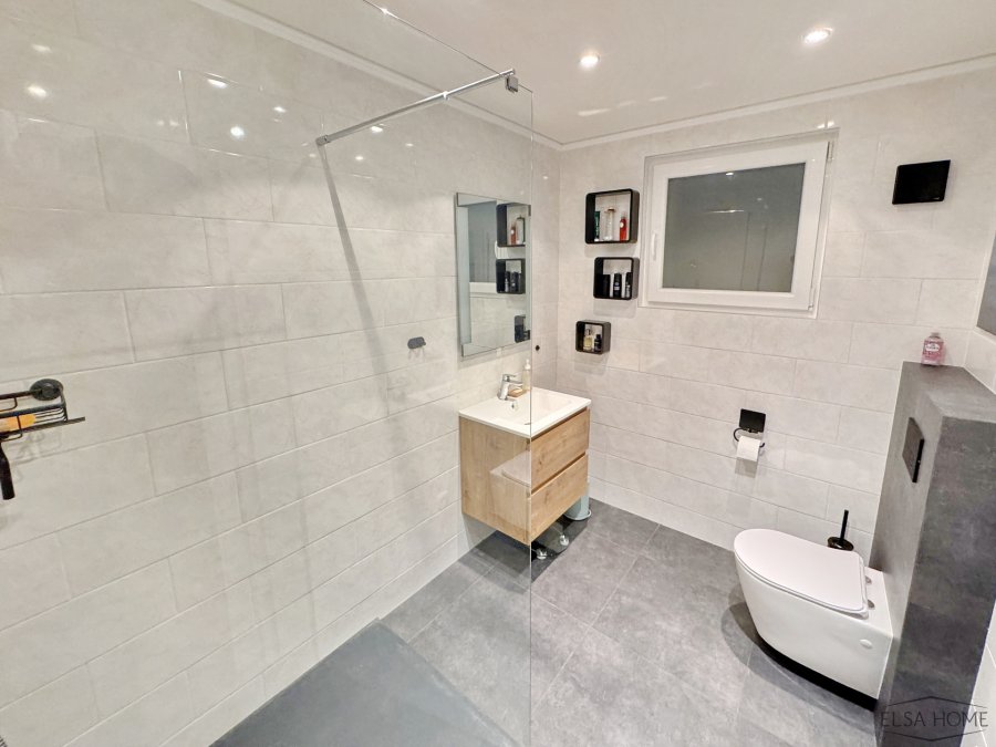 Maison à vendre 6 chambres à Strassen