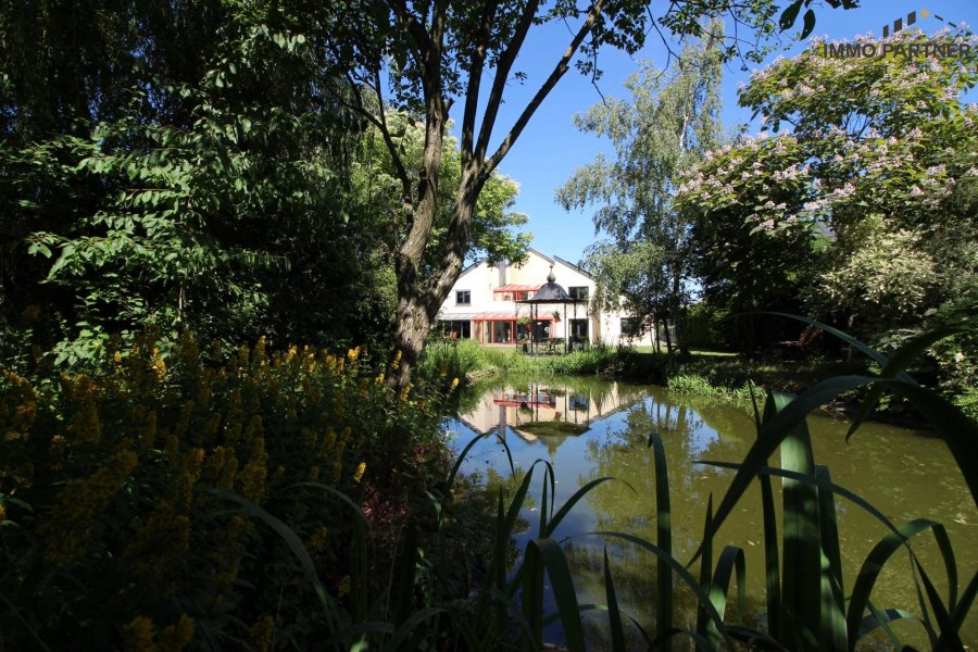 Villa zu verkaufen 6 Schlafzimmer in Nospelt