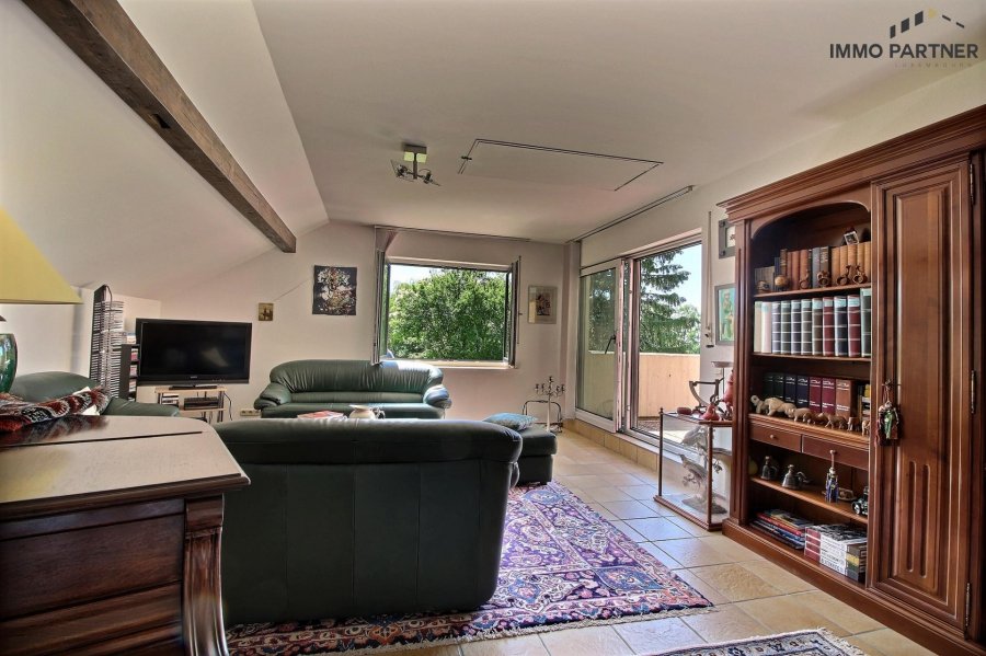 Villa zu verkaufen 6 Schlafzimmer in Nospelt