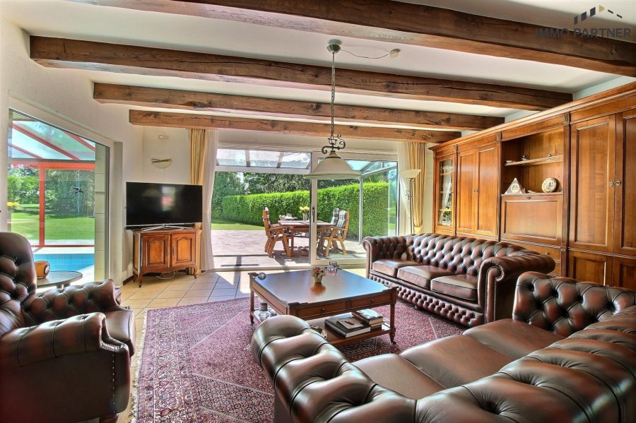 Villa zu verkaufen 6 Schlafzimmer in Nospelt