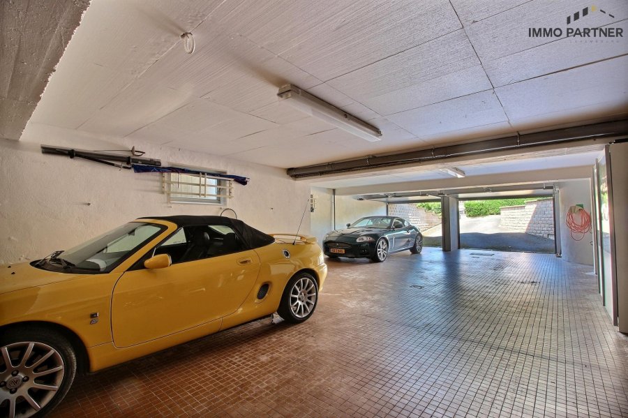 Villa zu verkaufen 6 Schlafzimmer in Nospelt