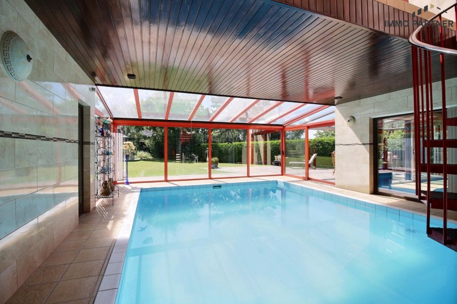 Villa zu verkaufen 6 Schlafzimmer in Nospelt