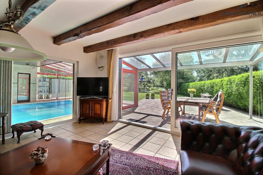 Villa zu verkaufen 6 Schlafzimmer in Nospelt