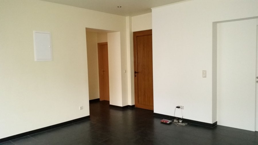 Bureau à louer 4 chambres à Luxembourg-Eich