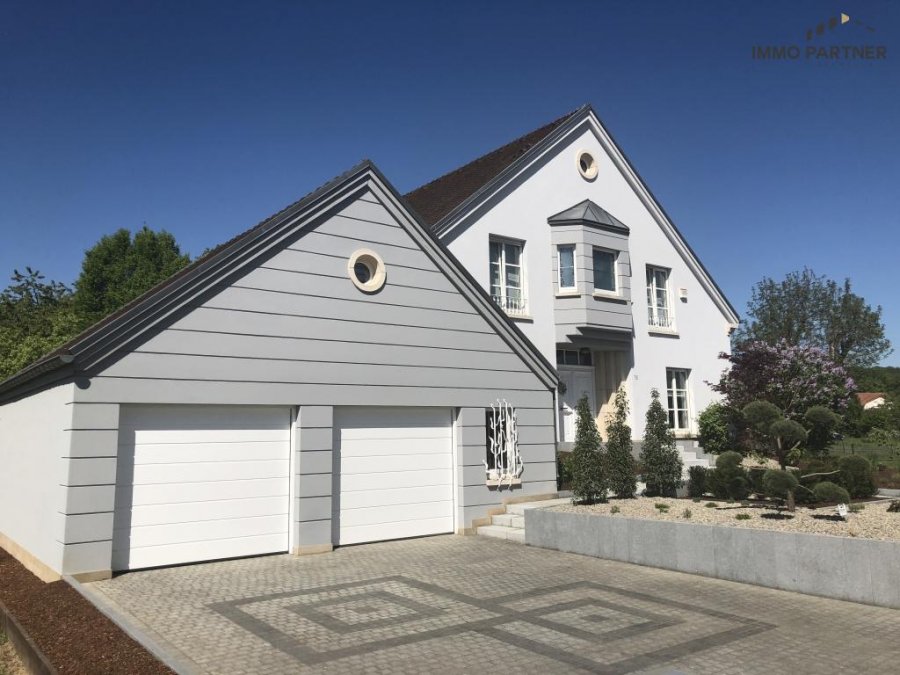 Villa zu verkaufen 6 Schlafzimmer in Erpeldange