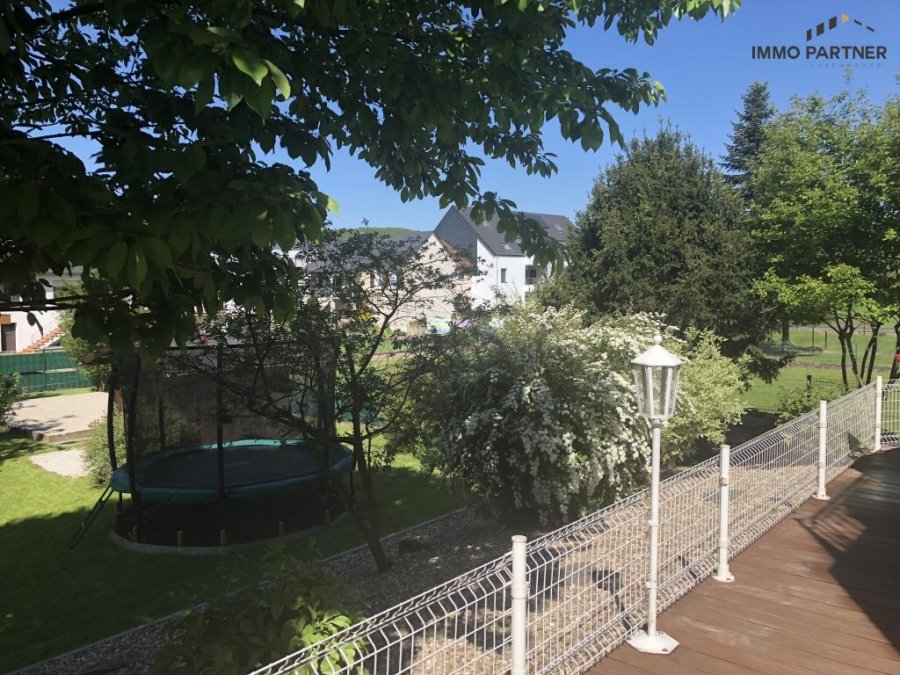 Villa zu verkaufen 6 Schlafzimmer in Erpeldange