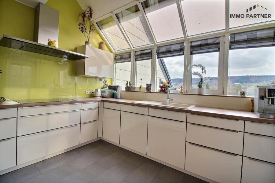 Villa zu verkaufen 6 Schlafzimmer in Erpeldange