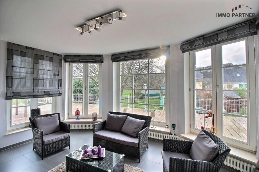 Villa zu verkaufen 6 Schlafzimmer in Erpeldange