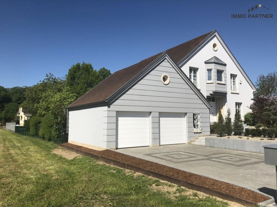 Villa zu verkaufen 6 Schlafzimmer in Erpeldange