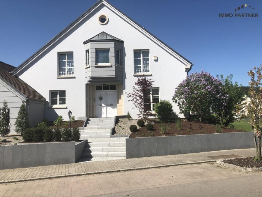 Villa zu verkaufen 6 Schlafzimmer in Erpeldange