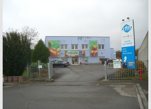 Commerce à louer à Foetz