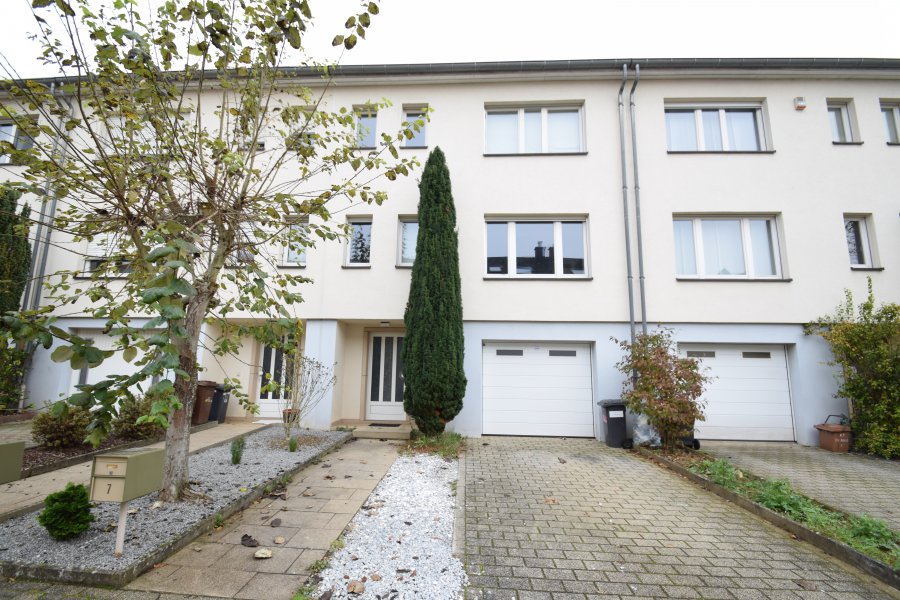 Maison mitoyenne à vendre 4 chambres à Luxembourg-Cents