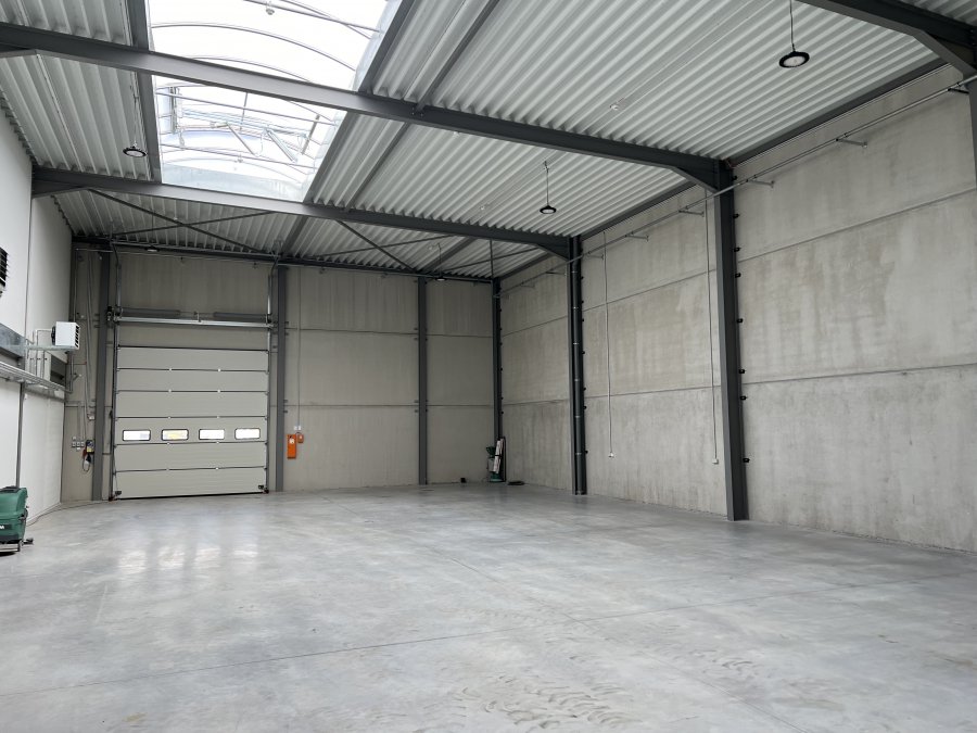 Entrepôt à louer à Dippach