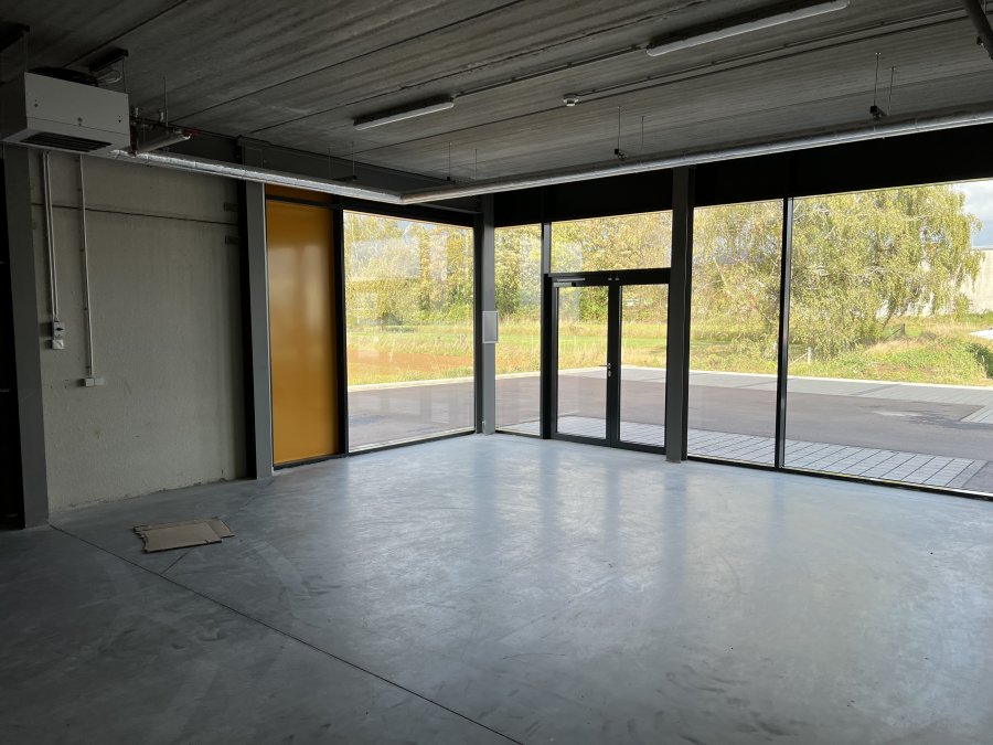 Entrepôt à louer à Dippach