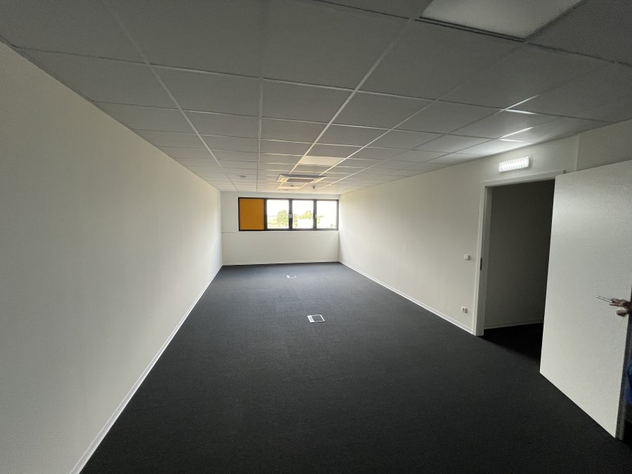 Entrepôt à louer à Dippach