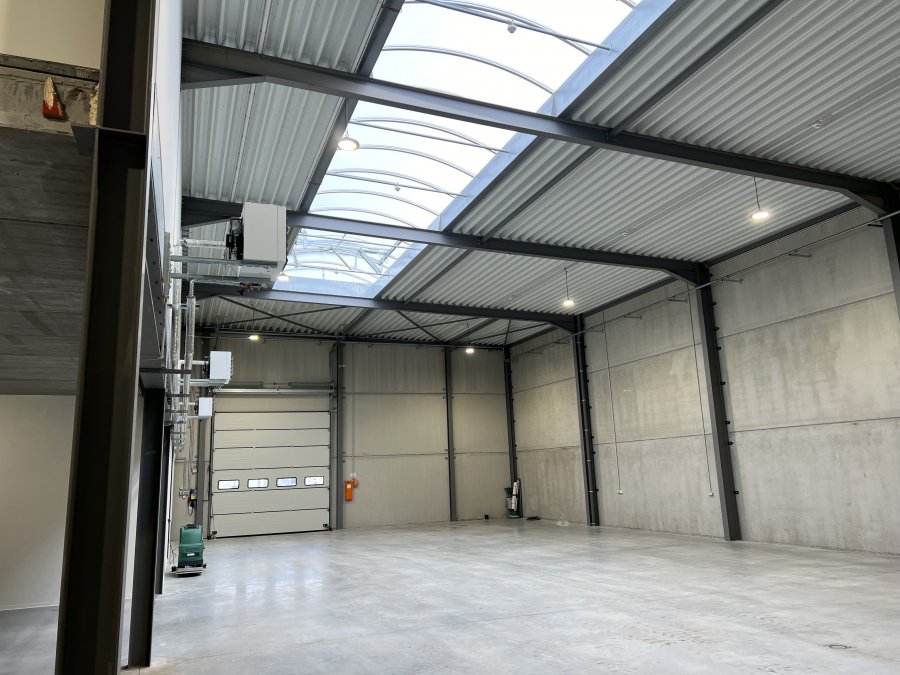 Entrepôt à louer à Dippach