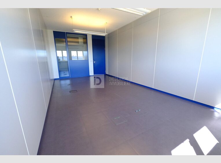 Bureau à louer à Windhof (LU) - Réf. 6872223