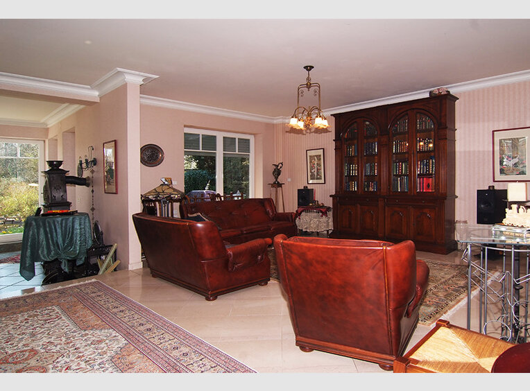 Haus zum Kauf 8 Zimmer in Saarbrücken (DE) - Ref. 6726079