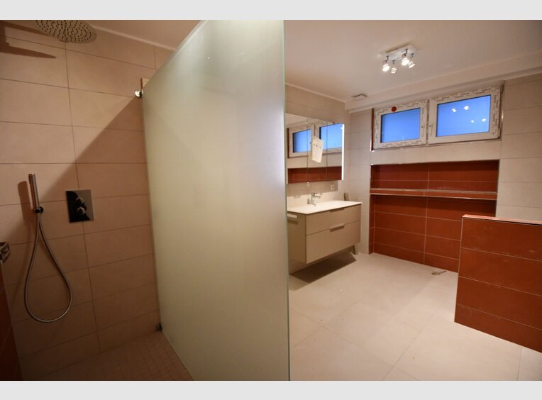 House for rent 6 bedrooms in Luxembourg (LU) - Ref. 6941407